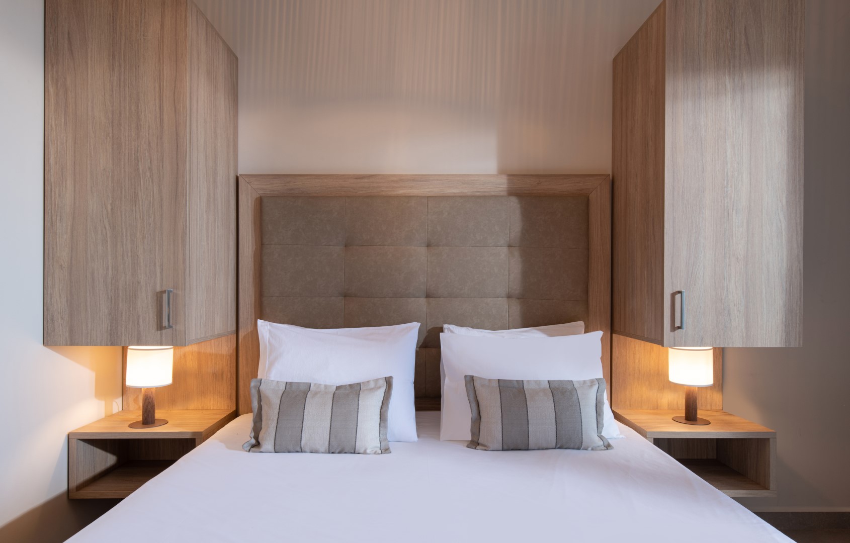 Deluxe Entrance Floor Studio (104)